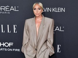 Lady Gaga Pakai Jas Pria ke Women In Hollywood, Alasannya Bikin Kagum