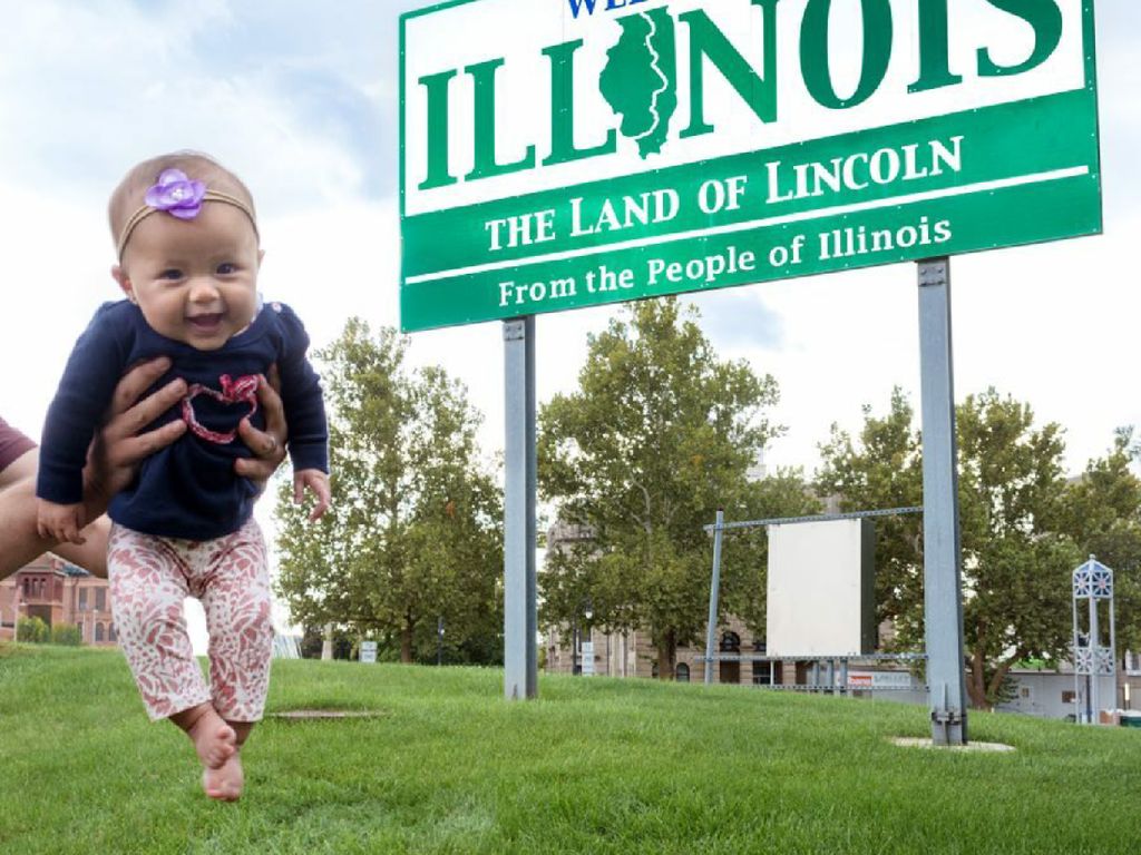 Jalan-jalan Bareng Bayi 5 Bulan ke 50 Negara Bagian AS Jalan-jalan Bareng Bayi 5 Bulan ke 50 Negara Bagian AS