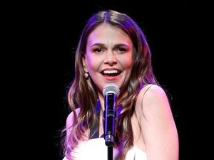 Foto: Begini Wajah Artis 43 Tahun yang Berperan Jadi Wanita Berusia 27 Foto: Begini Wajah Artis 43 Tahun yang Berperan Jadi Wanita Berusia 27