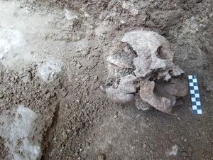 Kisah di Balik Anak 10 Tahun yang Dikubur Ala Vampir Kisah di Balik Anak 10 Tahun yang Dikubur Ala Vampir