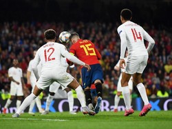 Tapi gol kedua baru datang di masa injury time. Sergio Ramos membobol gawang Jordan Pickford, kembali lewat skema sepak pojok, untuk mengubah skor menjadi 2-3. (Foto: David Ramos/Getty Images)