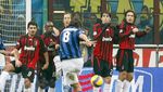 11 Foto Ikonik Duel Panas Inter Milan vs AC Milan
