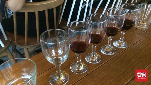 Beragam jenis wine yang berasal dari Portugal. Importir wine Portugal Direktur Robertus J Herbiantoro.
