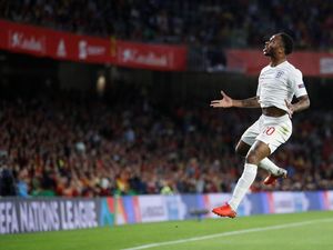 Luar Biasa Sterling!