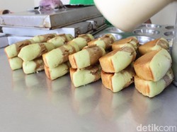 Nyam! Empuk Manis Pukis Enak Buat Camilan