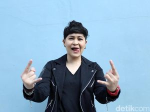 Sudah Cantik, Kok Mita The Virgin Balik Tomboi Lagi?