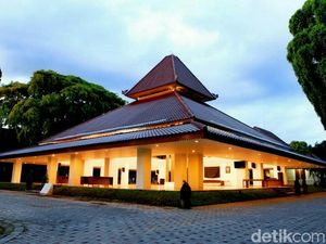 Dua Kepala Daerah Takjub dengan Pendopo Banyuwangi