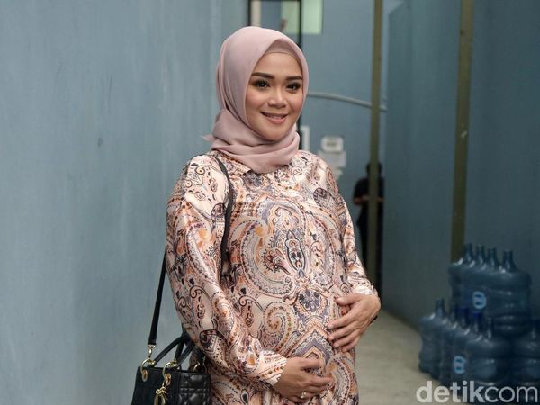Cerita Sheza Idris Soal Ngidam di Amerika dan Perceraian Kakaknya