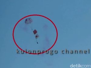Tentang Pesta Petasan Bendera Cina di HUT Kulon Progo yang Viral Tentang Pesta Petasan Bendera Cina di HUT Kulon Progo yang Viral