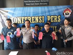 Ada-ada Saja, 4 Pria Ini Diciduk Polisi karena Mancing Uang ATM