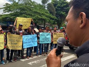 Warga Blitar Desak Polisi Usut Pemalsu Surat KPK Warga Blitar Desak Polisi Usut Pemalsu Surat KPK