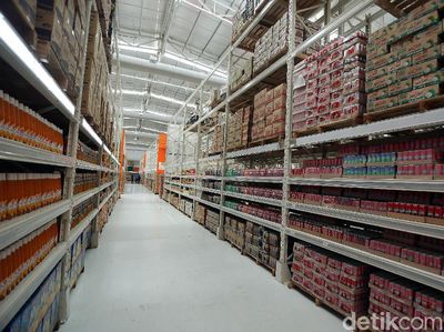 Melihat Dari Dekat Supermarket GORO Milik Tommy Soeharto