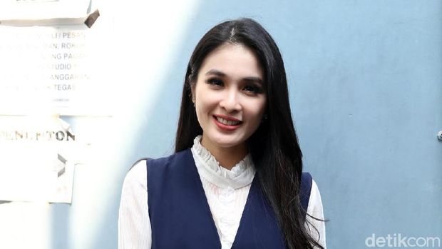 Hamil Anak Kedua, Sandra Dewi Baru Punya Stretch Mark