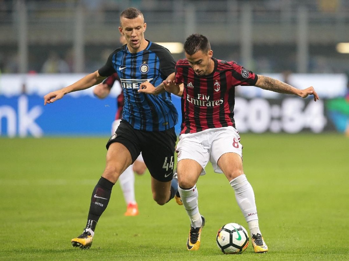 Duel AC Milan dengan Inter Milan. (Foto: Emilio Andreoli/Getty Images)