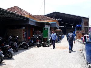 Polisi Datangi Pabrik Cat yang Diduga Bikin Air di Solo Merah Darah