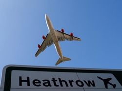 Biar Langit London Tenang, Bandara Terbesar Batalkan Penerbangan