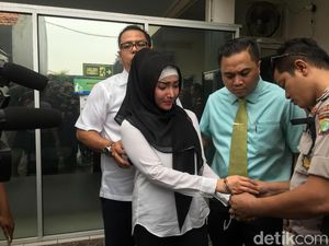 Roro Fitria Ajukan Banding usai Divonis 4 Tahun Penjara Roro Fitria Ajukan Banding usai Divonis 4 Tahun Penjara
