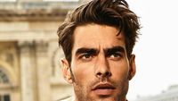 Liburannya Model Tampan Spanyol Jon Kortajarena
