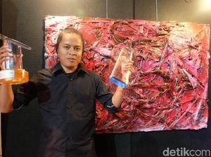 Suvi Wahyudianto Bawa Ingatan Konflik Sampit di Lukisan Angst