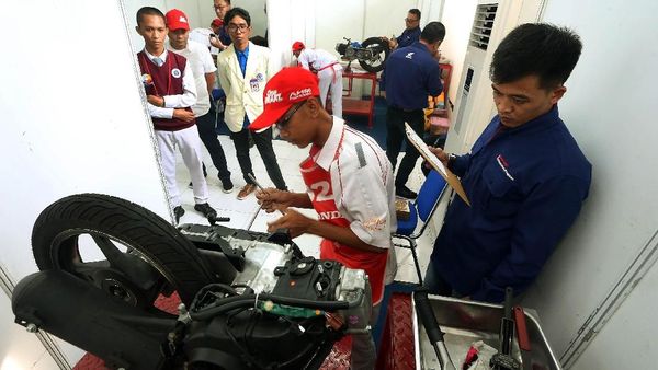 Melihat Siswa Berlaga di Kontes Keterampilan Teknik SMK
