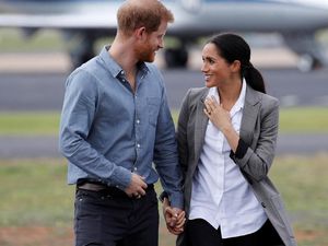 Meghan Markle Tampil Maskulin, Pakai Blazer Serena Williams di Australia