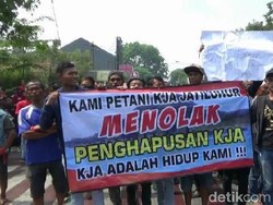 Petani Tolak Penghapusan Kolam Jaring Apung di Purwakarta