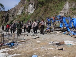 Kapolda Maluku Cek Lokasi Tambang Emas Ilegal Pulau Buru