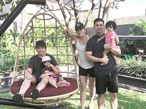 Momen Bahagia Hot Mom Olla Ramlan dan Keluarga