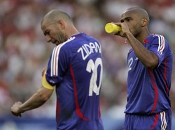 Bisakah Henry Sesukses Zidane dan Deschamps?