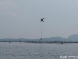 Helikopter Pemadam Kebakaran Korsel Jatuh ke Sungai, 1 Orang Tewas