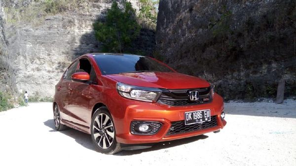 Menjajal Si Imut Honda Brio