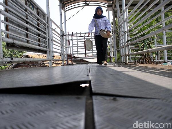 Penampakan Terkini Jembatan Gantung di Daan Mogot