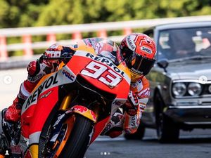 Ngerem Motor Pakai 2 Jari Itu Bahaya!