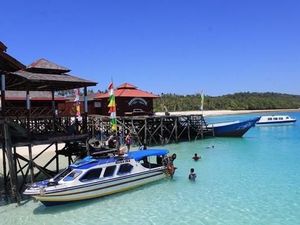 Surga di Labuan Cermin dan Derawan