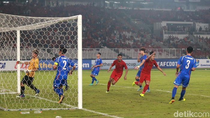 Timnas Indonesia U-19 saat menaklukkan Taiwan di Piala Asia 2018. (Foto: Ary Saputra/detikcom) Timnas Indonesia U-19 saat menaklukkan Taiwan di Piala Asia 2018. (Foto: Ary Saputra/detikcom)