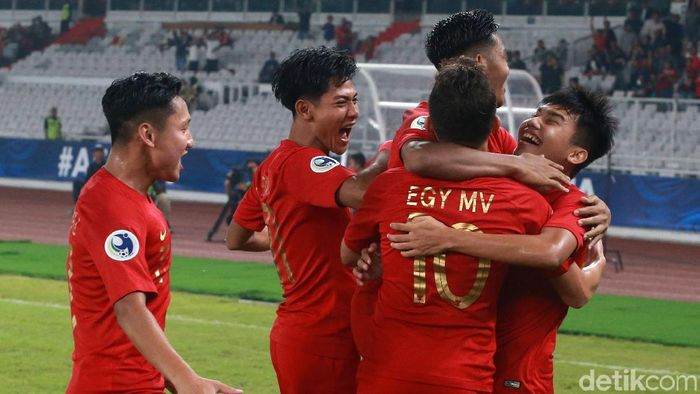 Egy Maulana Vikri merayakan gol dengan Witan Sulaiman (Ari Saputra/detikSport) Egy Maulana Vikri merayakan gol dengan Witan Sulaiman (Ari Saputra/detikSport)