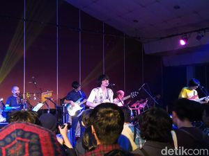 Lamp Manjakan Telinga Penggemar di Jakarta