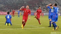 Egy Maulana merayakan gol yang dicetak di menit ke-50.