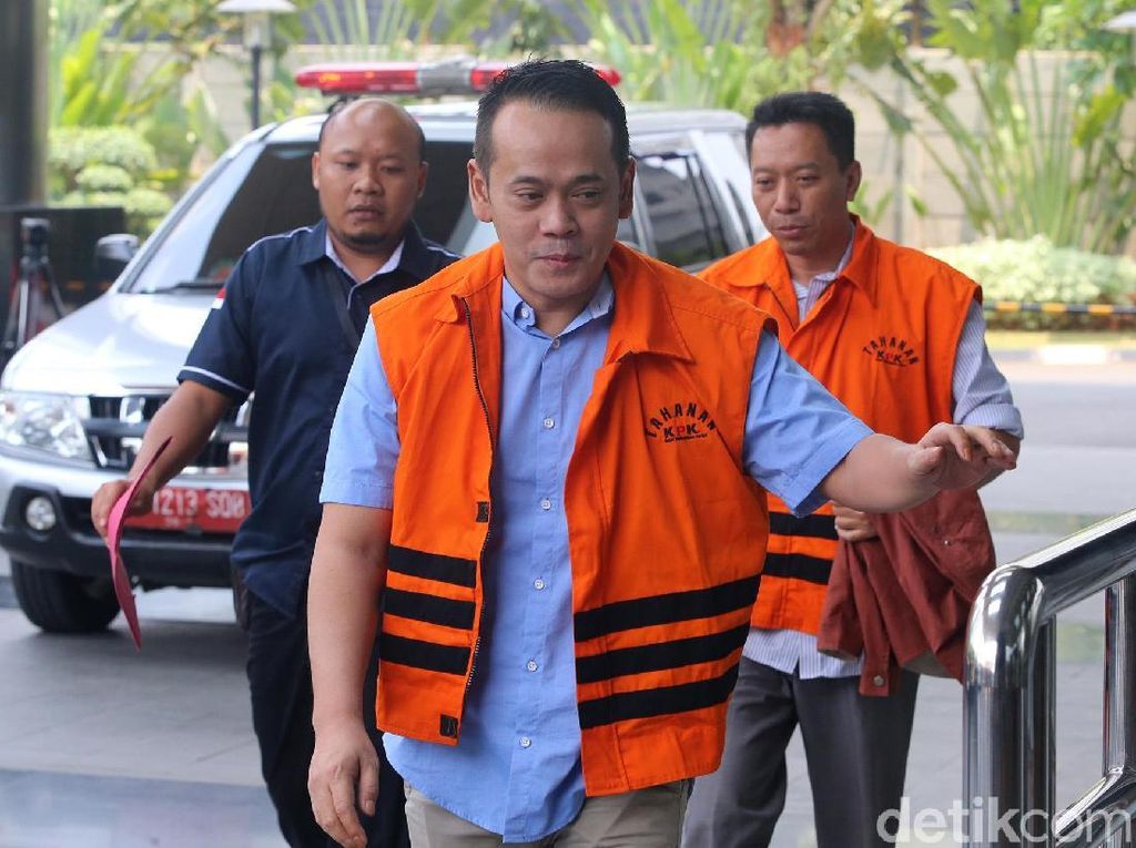 Membuncah Kritik ke MA Saat Bawa-bawa Kedermawanan Fahmi Darmawansyah Membuncah Kritik ke MA Saat Bawa-bawa Kedermawanan Fahmi Darmawansyah