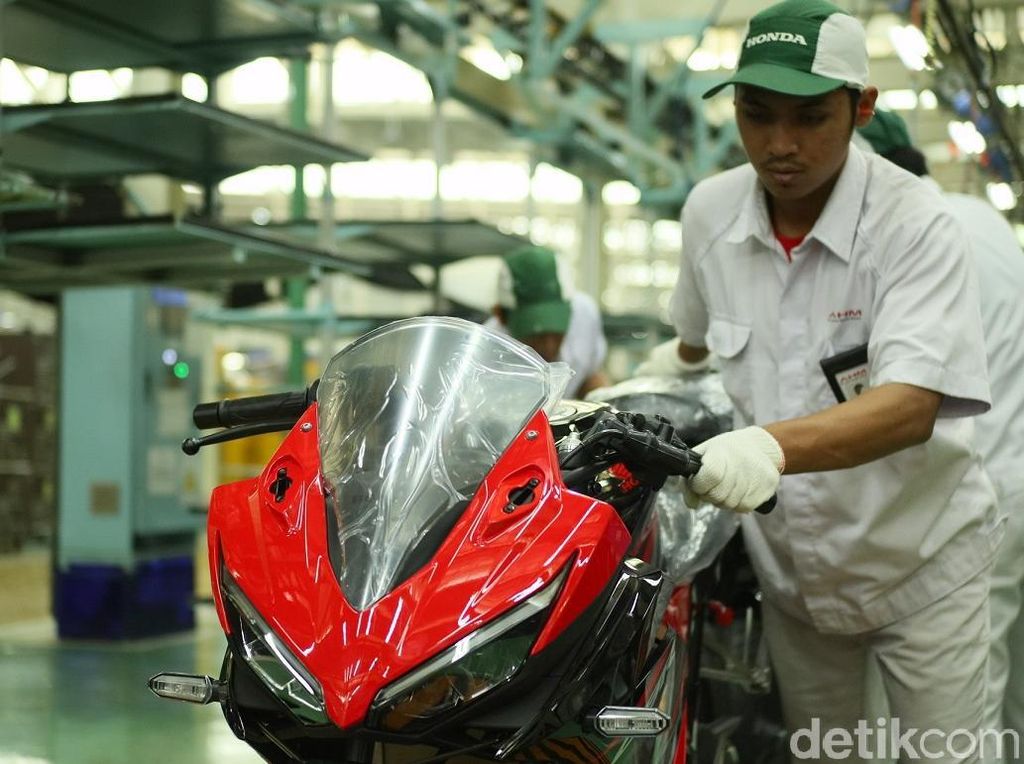 Mantap, Honda CBR150R Sudah Punya Fitur Keamanan Seperti di Mobil Mantap, Honda CBR150R Sudah Punya Fitur Keamanan Seperti di Mobil