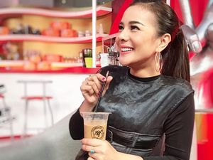 Cantiknya Astrid Tiar, Presenter yang Hobi Kulineran Seru
