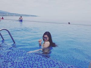 Liburannya Putri Juby, Mantan Model Dewasa yang Dekat Dengan Delon