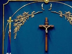 Ingin Larang Simbol Agama, Quebec Enggan Turunkan Salib di Parlemen