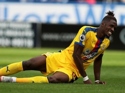 Wilfried Zaha terpaksa mundur dari skuat Pantai Gading usai mengalami cedera ringan dalam latihan, jelang duel melawan Republik Afrika Tengah. Pemain Crystal Palace itu kini sedang diperiksa di London selatan. (Foto: Mark Robinson/Getty Images)