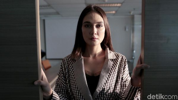 Luna Maya Sang Ratu Horor, Marsha Aruan hingga Catherine Wilson