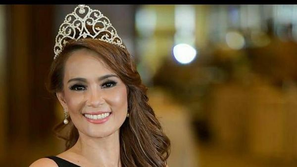 Potret Memesona Babylyn, Nenek Tercantik Sejagat yang Masih Seksi