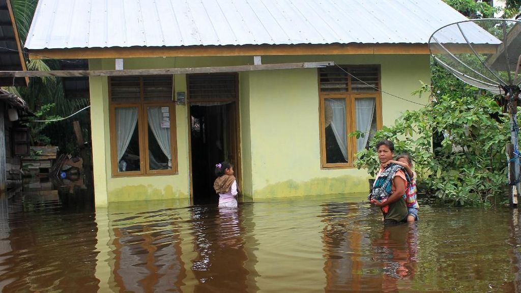 Banjir Merendam Sejumlah Daerah di Sumatera