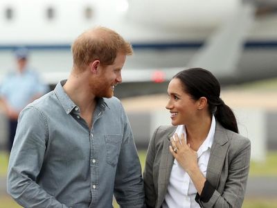 Potret Romantis Pangeran Harry-Meghan Markle Saat Tur Kerajaan