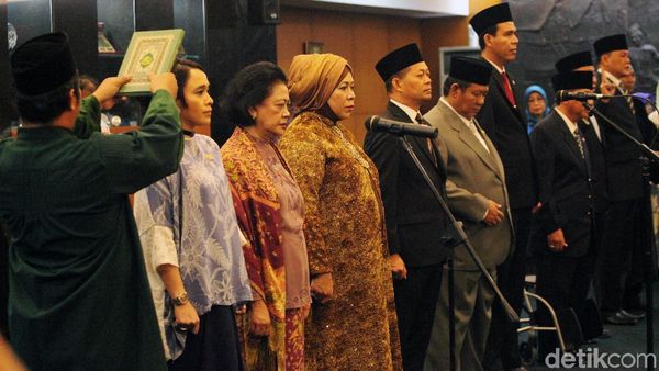 9 Anggota MPR Baru Resmi Dilantik