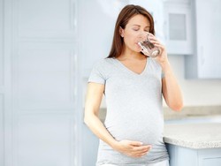 Dampak Jika Ibu Hamil Kurang Minum Air Putih